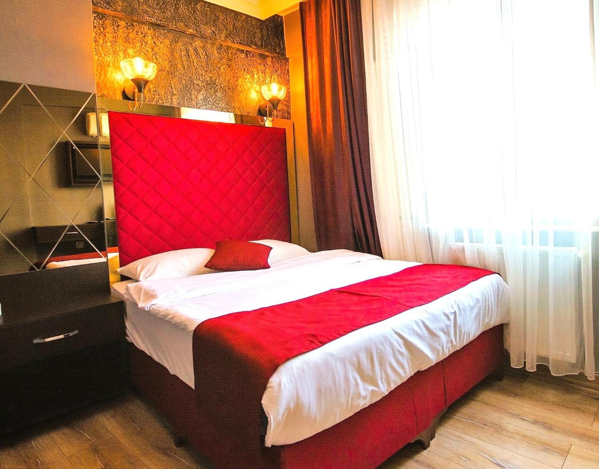 Atesde Dustu Salvara Hotel Istambul Exterior foto