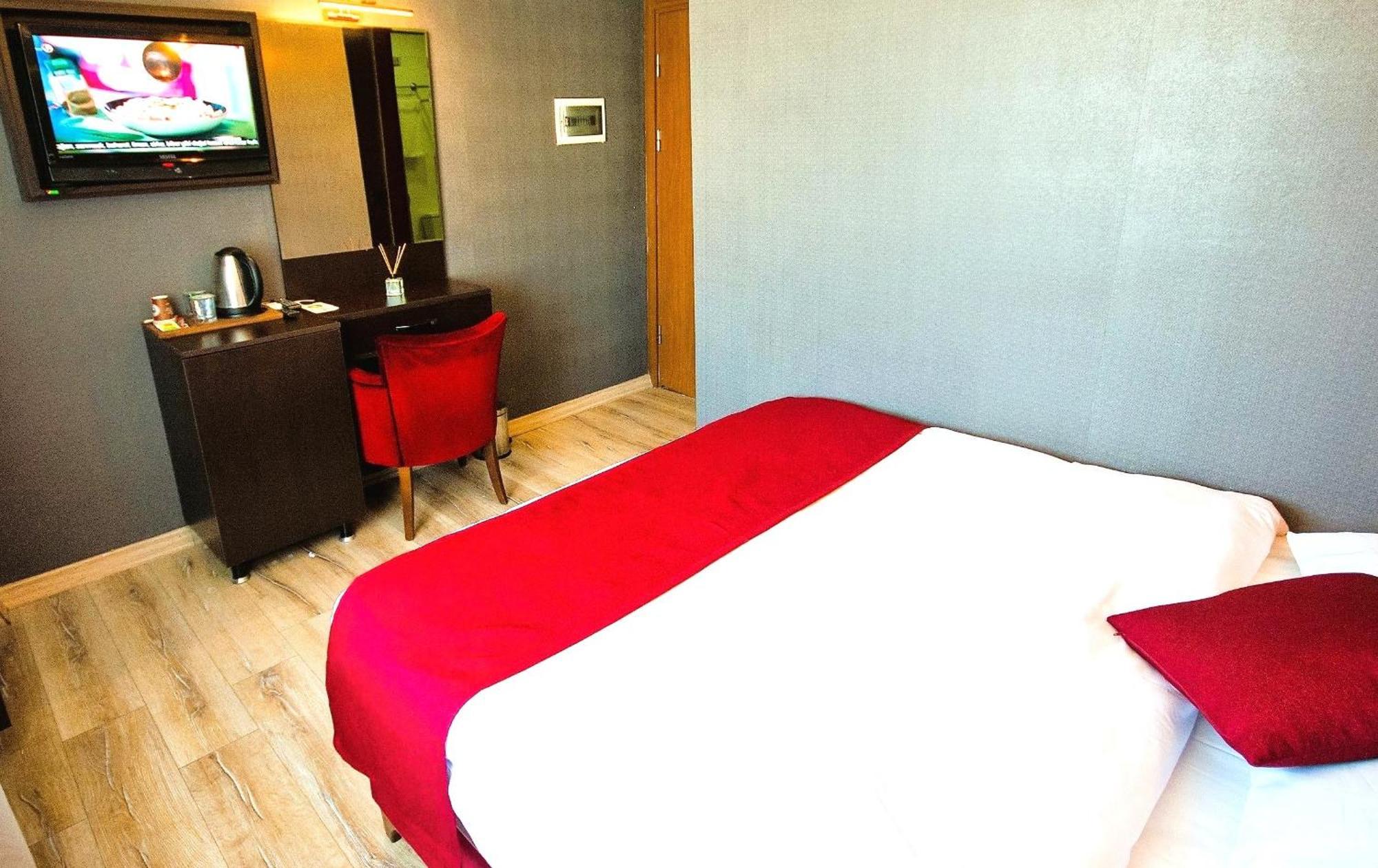 Atesde Dustu Salvara Hotel Istambul Exterior foto
