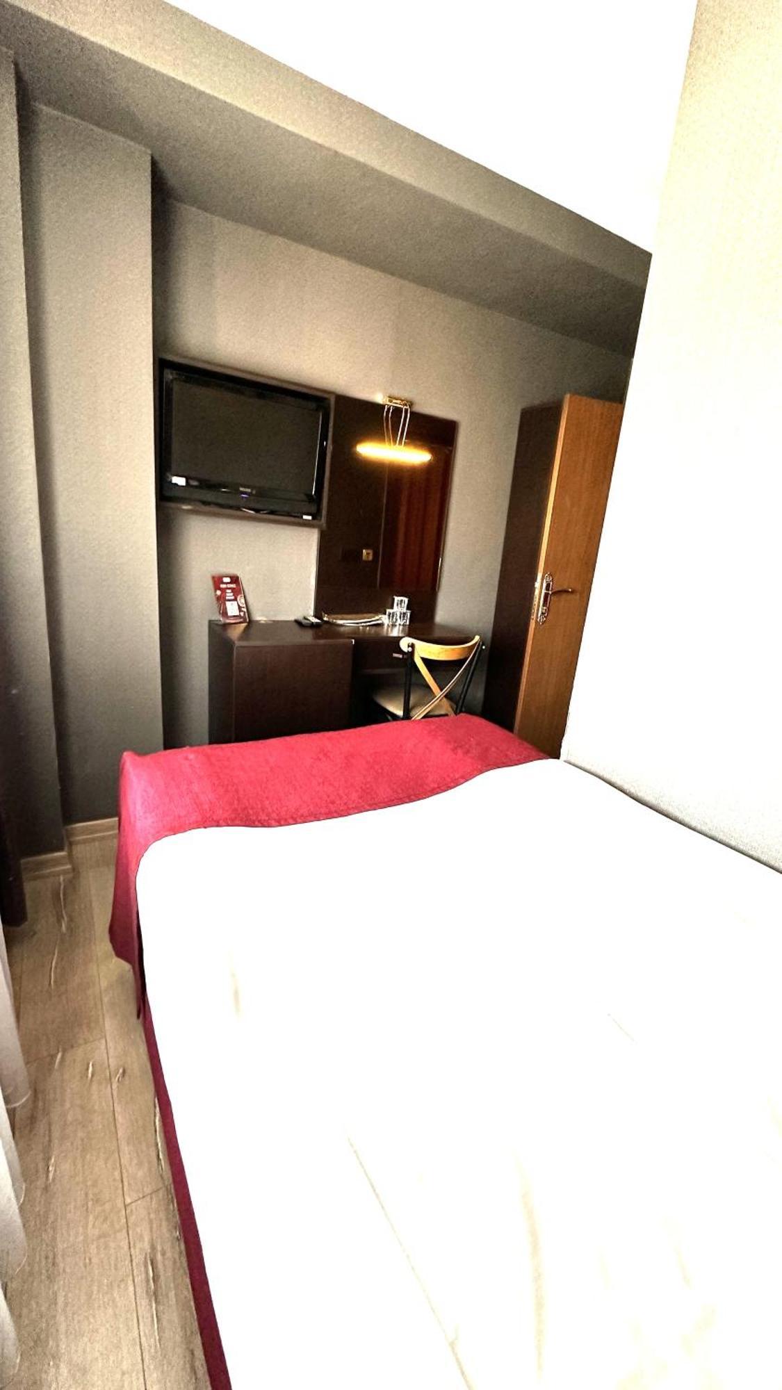 Atesde Dustu Salvara Hotel Istambul Exterior foto